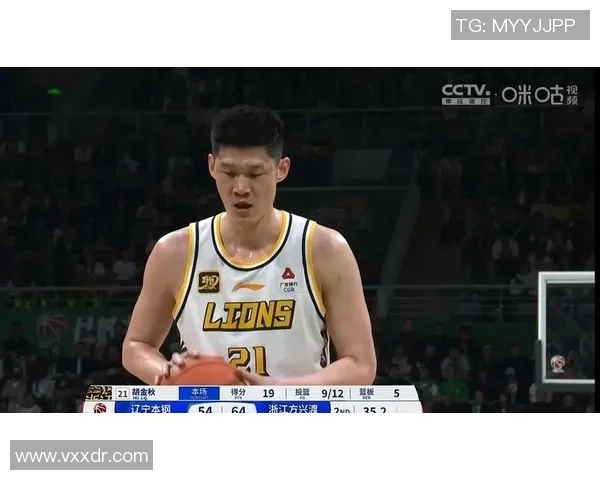 胡金秋抢断精彩瞬间助力球队逆转胜利展现卓越防守能力 胡金秋抢断精彩瞬间助力球队逆转胜利展现卓越防守能力