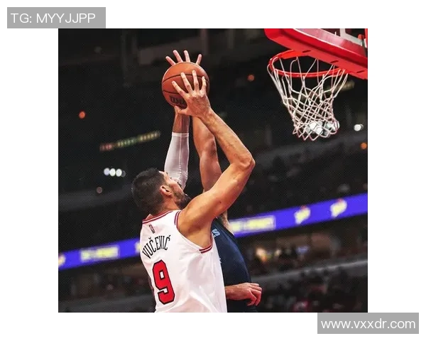 公牛连胜在望！拉文状态回暖带领公牛击败猛龙